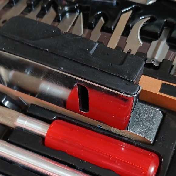 Deluxe Craft Knife Set with Wooden Storage Case - Picture 9 of 16